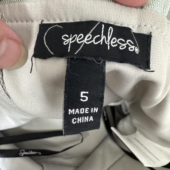 Speechless Dress Womens Size 5 Light Green Beaded Formal Gown Prom Maxi Tulle - Picture 6 of 15